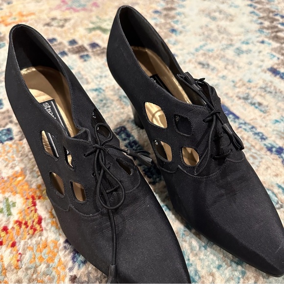 Stuart Weitzman Black Cutout Lace-Up Heels Size 8 - Picture 3 of 6